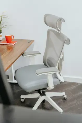 Modern Executive Chair in black leather